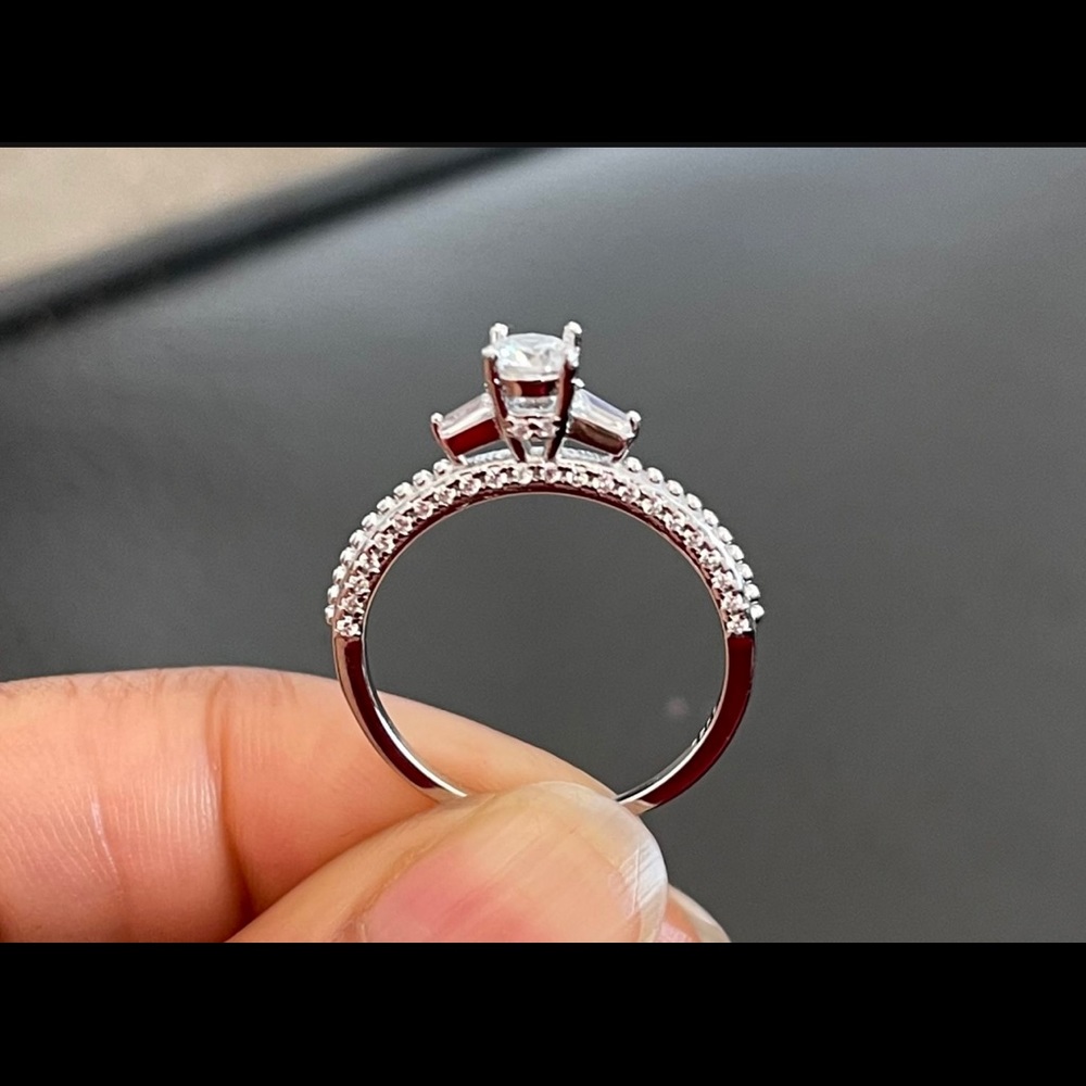 925 Sterling Silver Crown Stackable Ring - Picture 8 of 10